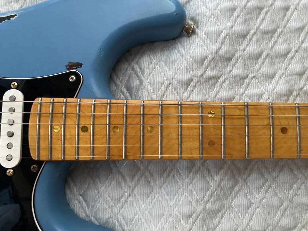 マルチレイヤーストラトタイプ　虎目ネック