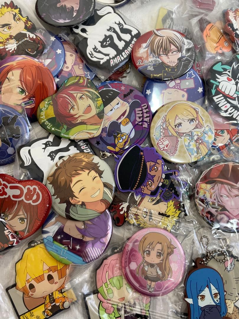 アニメグッズ 大量まとめ売り 100サイズいっぱい