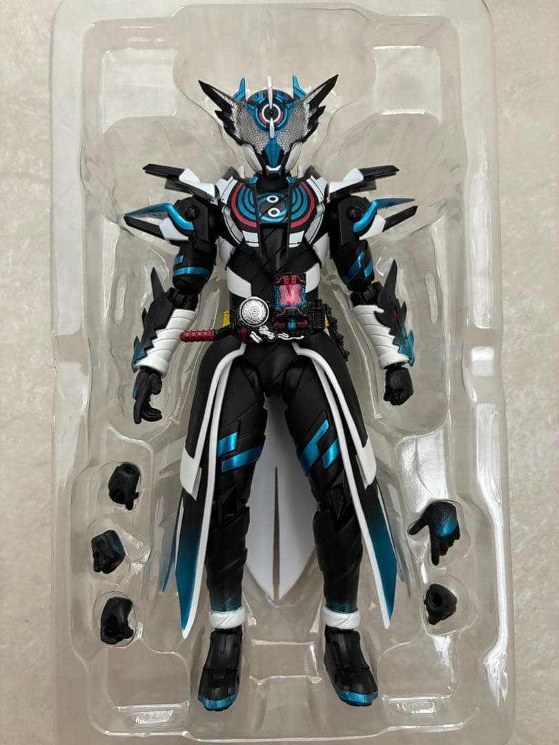 S.H.Figuarts 仮面ライダークローズエボル　開封済み