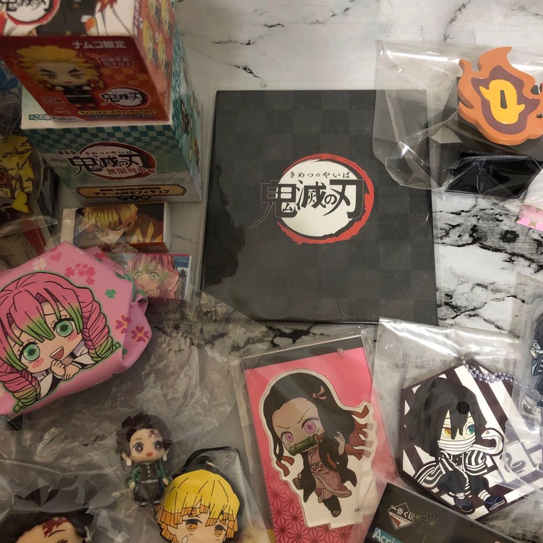 ノンジャンル 大量 まとめ売り アニメグッズ キャラクターグッズ 400点