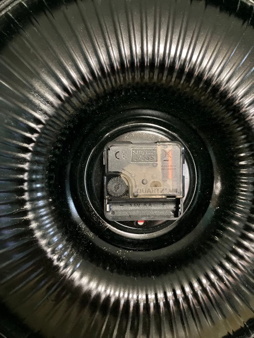 ポンティアックのホイールキャップ壁掛け時計