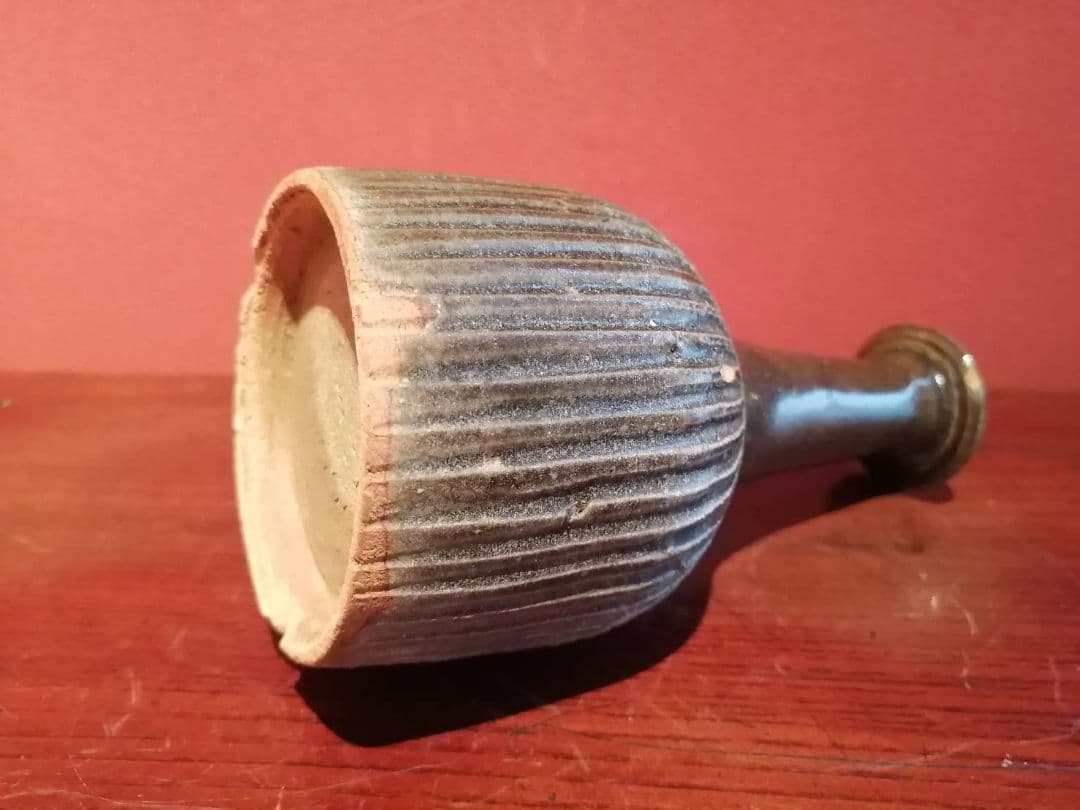 琉球古陶 壺屋焼飴釉線刻文徳利 - メルカリ