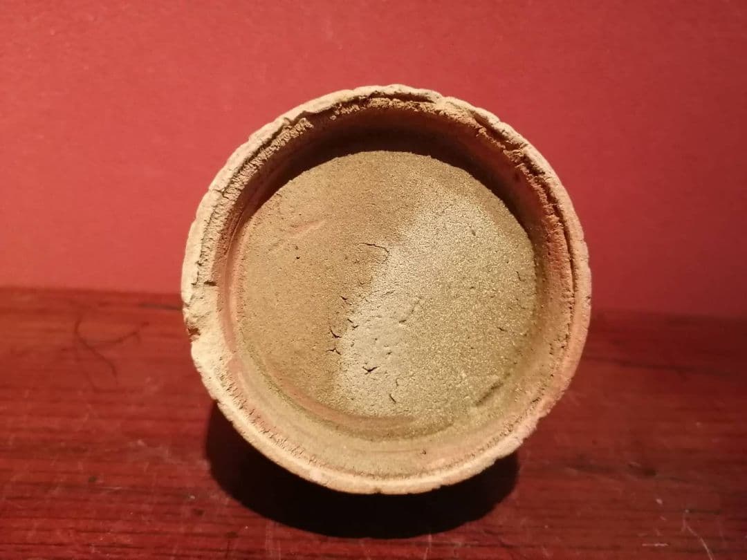 琉球古陶 壺屋焼飴釉線刻文徳利 - メルカリ