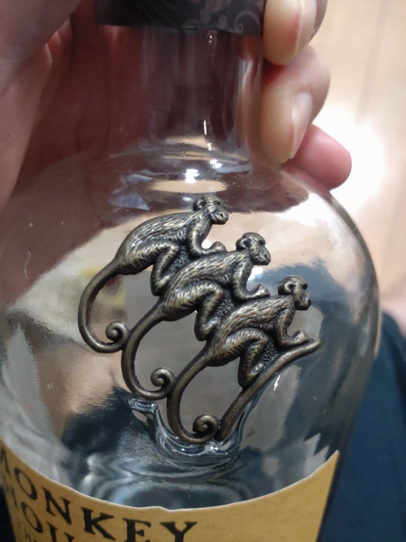 モンキーショルダーのエンブレム - メルカリ