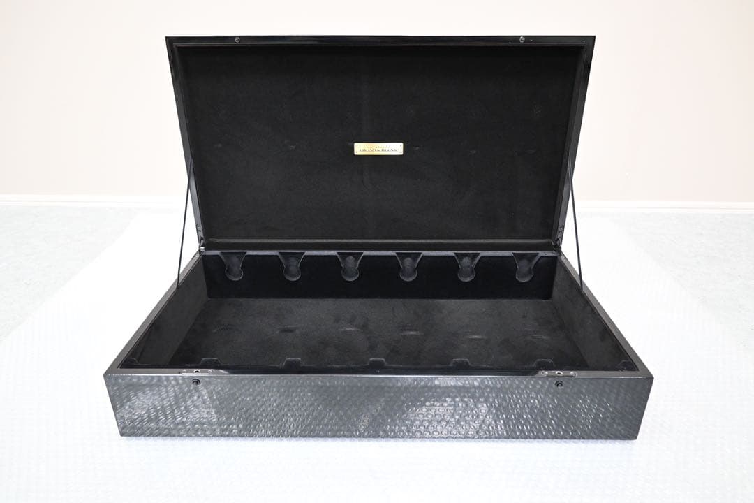 極美品】 アルマンドアタッシュケース黒木製6本入り
