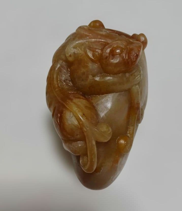 中国の寿山郷の水田で採れる希少な石(田黄石)[石印材の