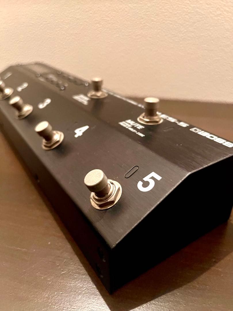 BOSS ES-5 スイッチャー　used アダプタ付き