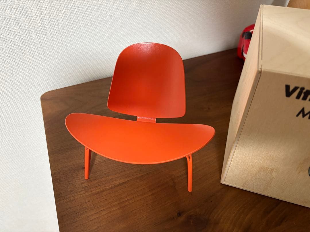 Vitra Design Museum ミニチュアチェア CH07