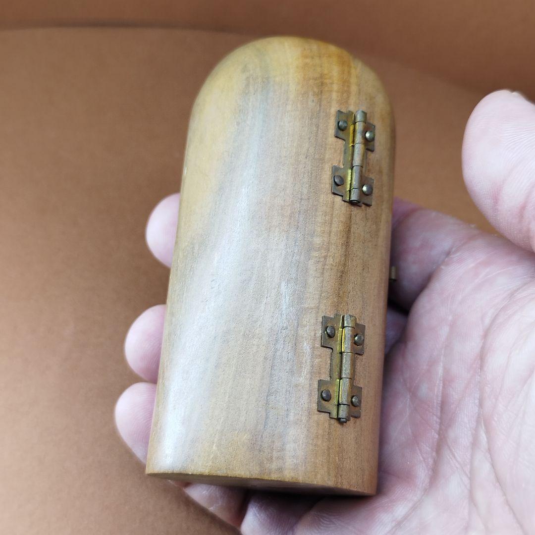 インド老山白檀超精細彫刻 ミニ「国宝緒尊仏籠」《整理番号:BU007》