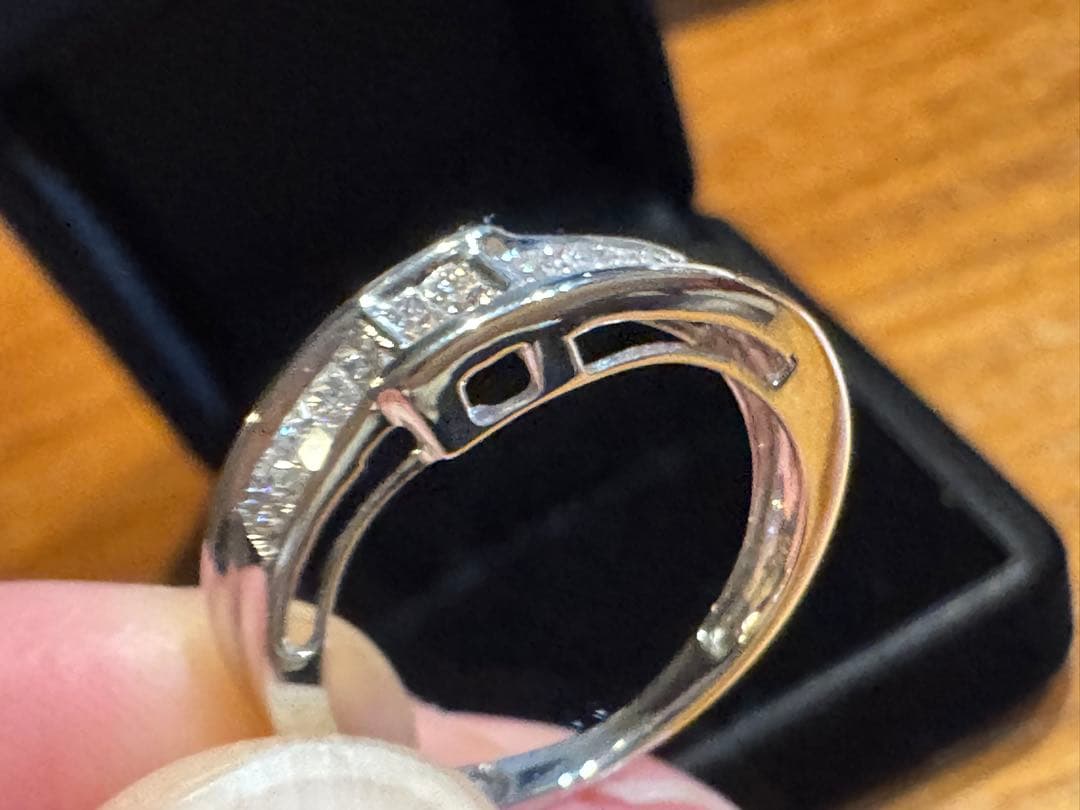 プリンセスカットダイアモンドリング