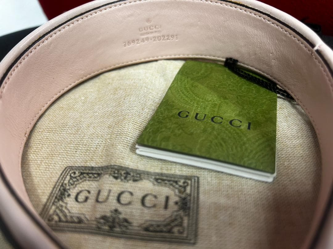 GUCCI ピンクレザー ヘアバンド 袋付き