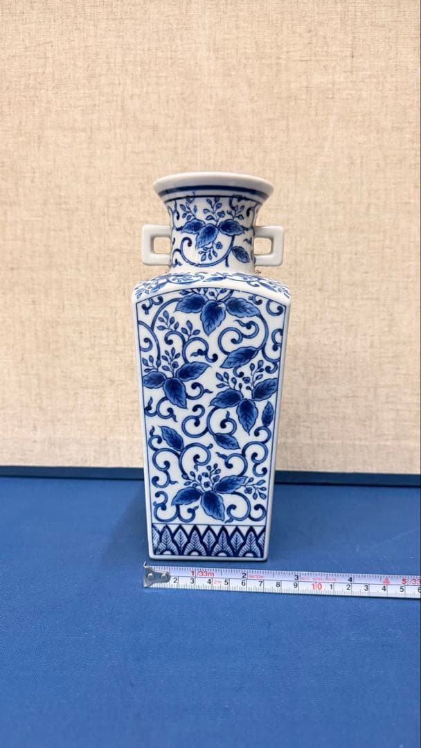 一点物｜端正古器】染付 唐草文 四方耳付花瓶｜白磁