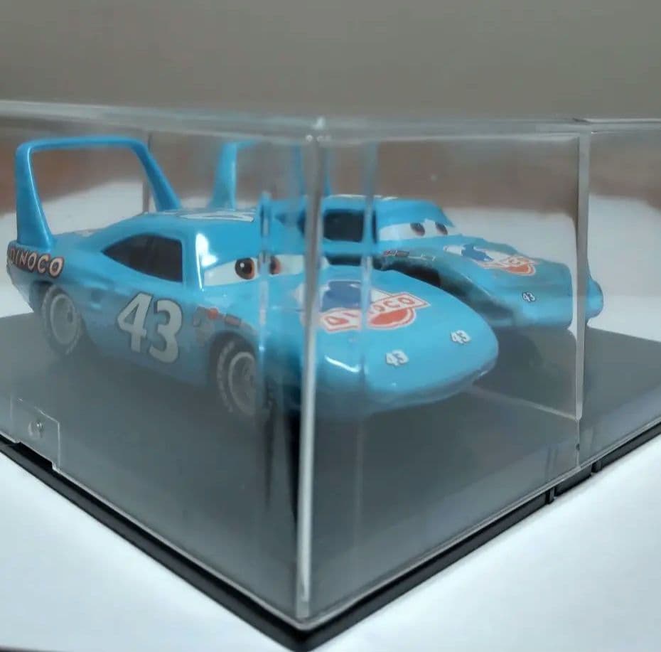 美品】マテル ディズニー Carsカーズ KING＆DAMAGED KING - メルカリ