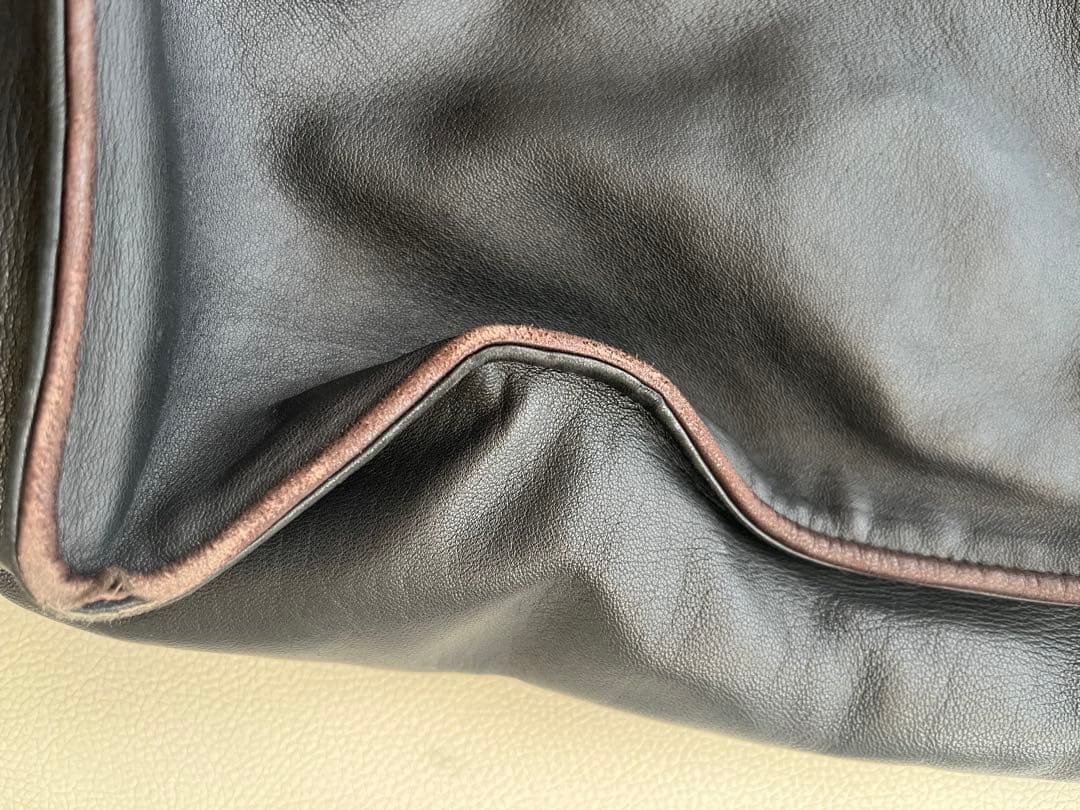 LOEWE 黒レザー巾着型ショルダーバッグ