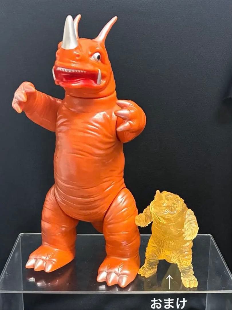 【おまけ付き】■ 復刻ブルマァク 透明怪獣 ネロンガ ソフビ スタンダードサイズ ギャラリー＆ショップ・墓場の画廊をブルマァクの「透明怪獣」が 襲来