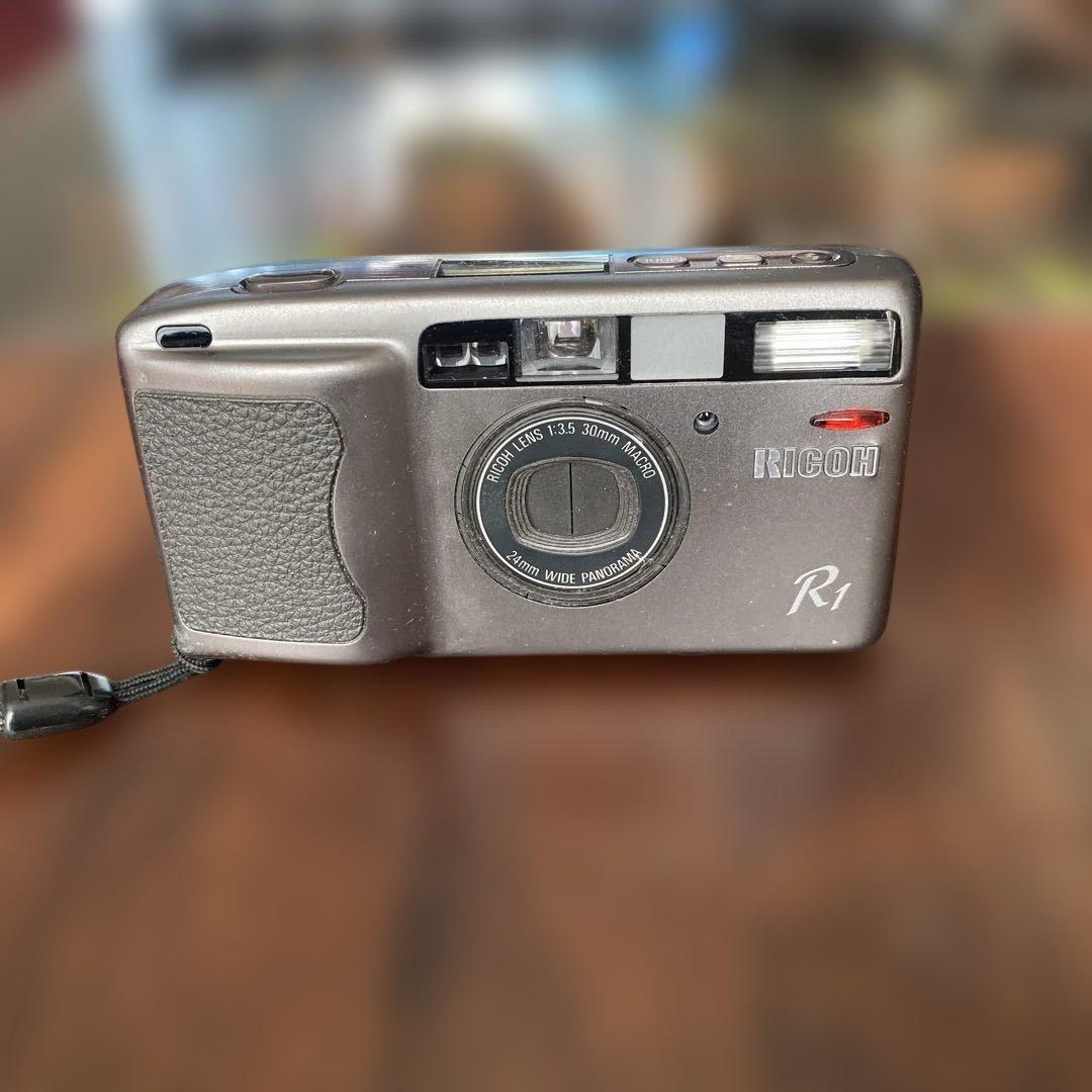 RICOH R1 コンパクトフィルムカメラ - メルカリ