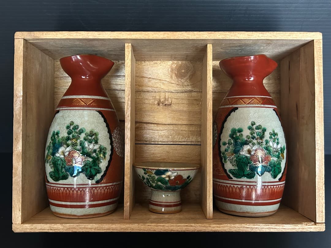 九谷庄三 銘の徳利とお猪口