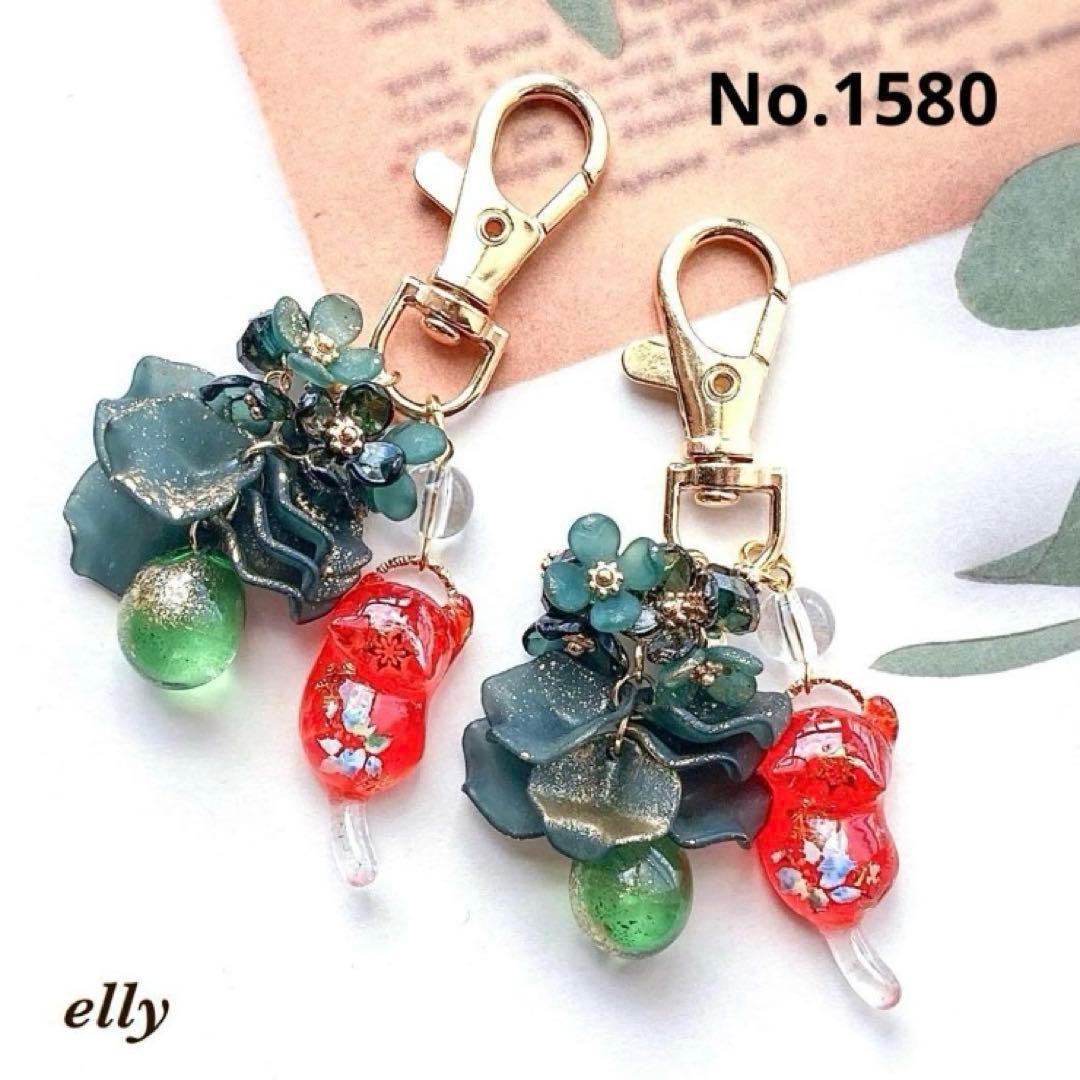 【やの様】1555.天然石　琉球ガラス　クリスマス　肉球　ジャンピング猫　レジン