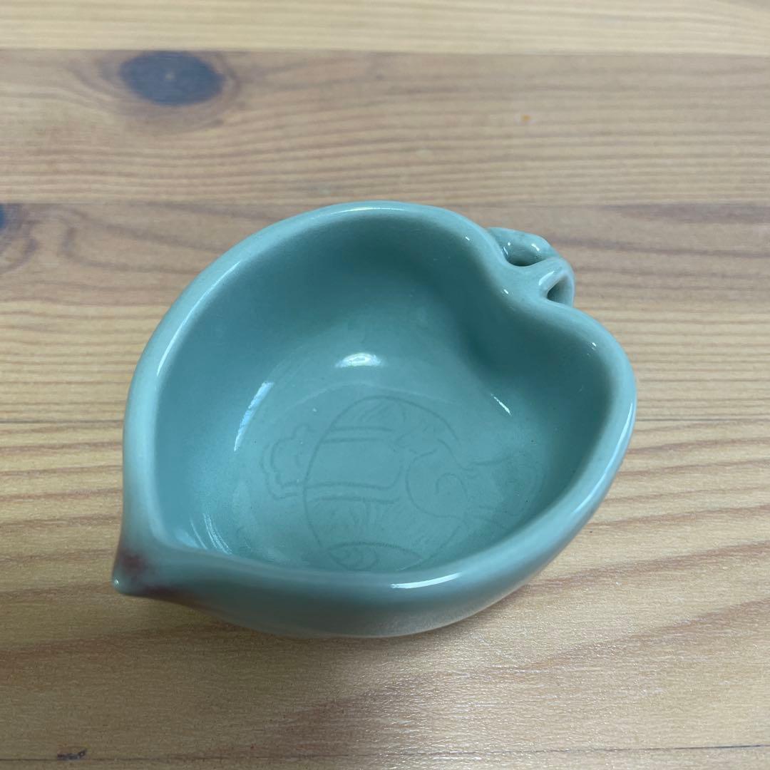 桃形盃　青瓷　ぐい呑み　お猪口　箱付き