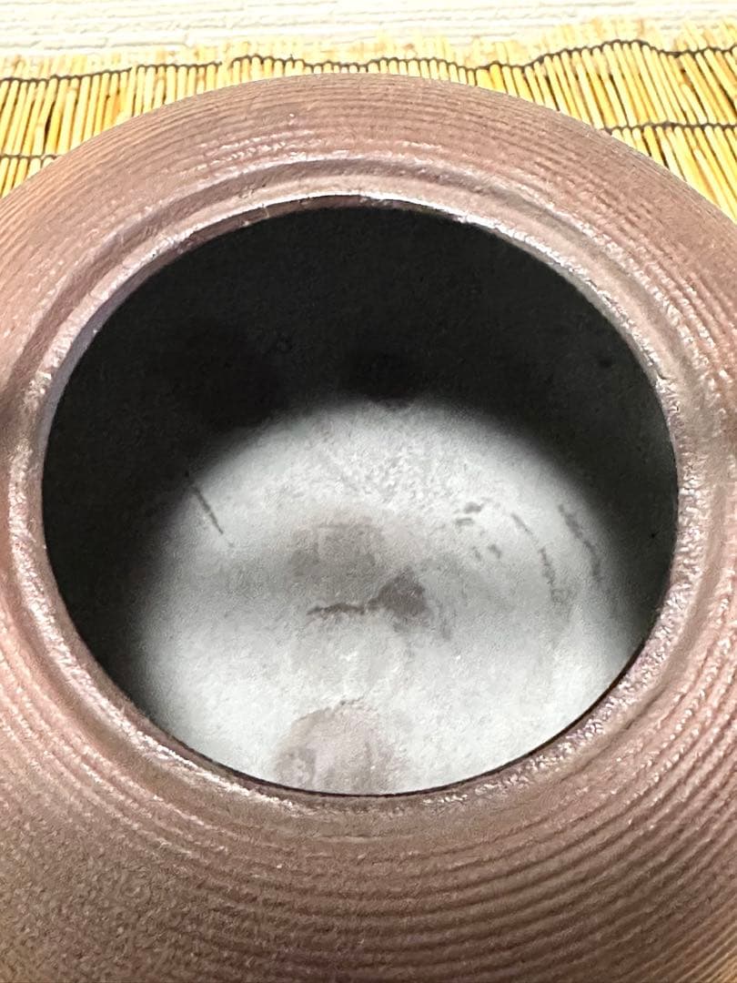 未使用品、供箱付　南部鉄器伝統工芸士　佐藤勝芳南部宝寿堂　姥口糸目　南部鉄瓶