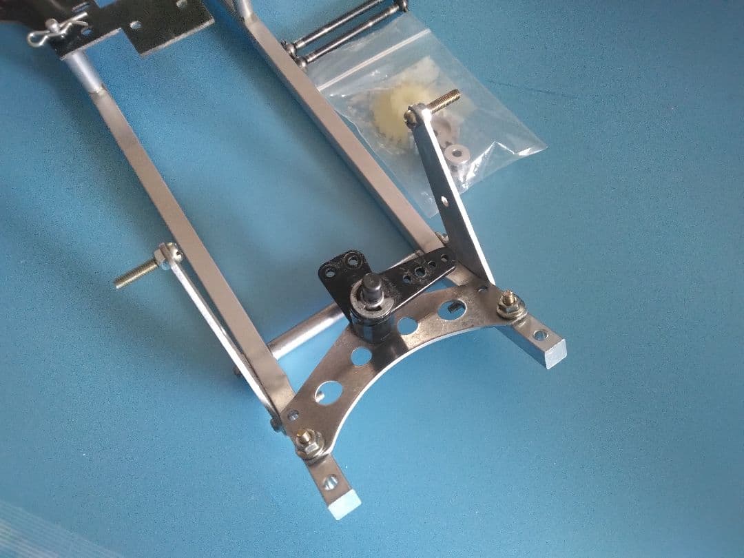 京商RCバギー「トマホーク」シャーシーとミッション部分【当時もの】