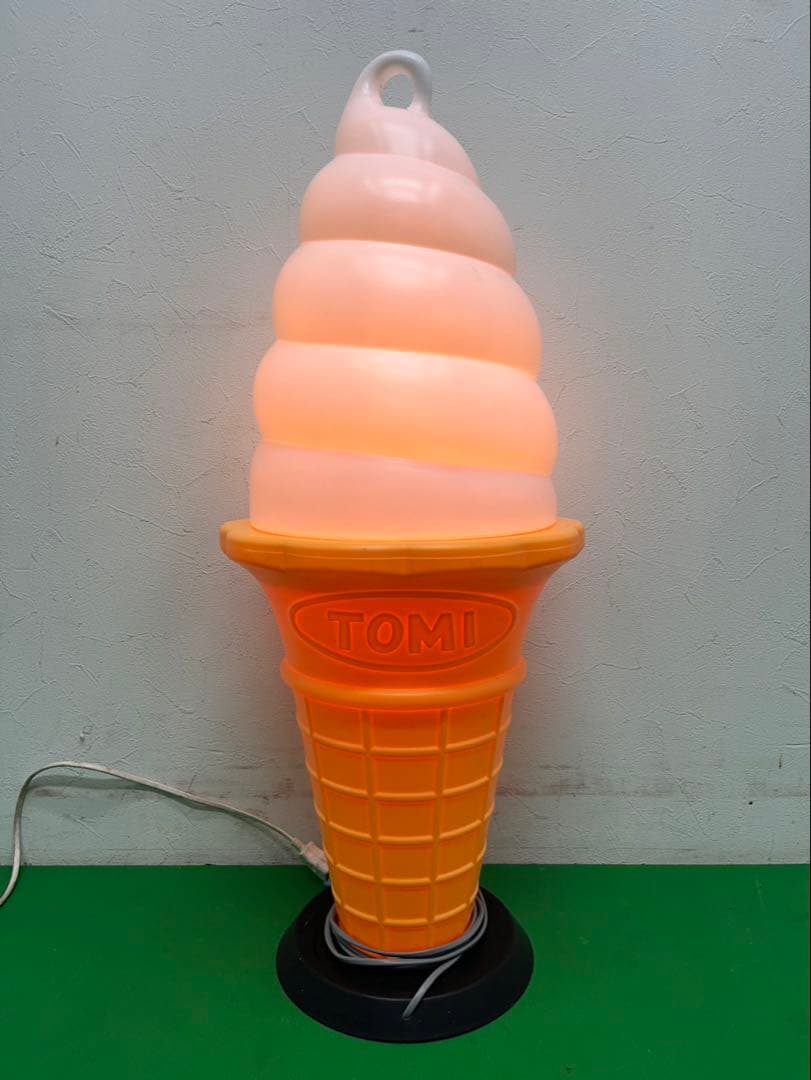 TOMI スジャータシルクアイス ソフトクリームオブジェ あんどん大 点灯式