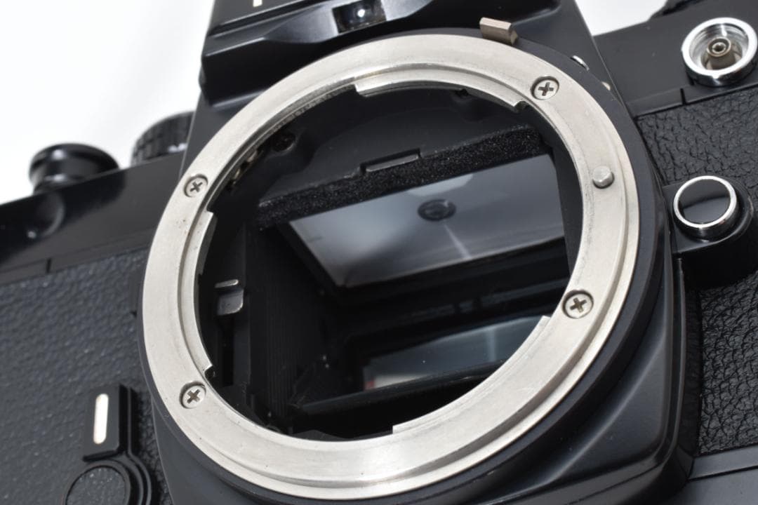 超美品 NIKON FE ブラック フィルムカメラ モルト新品交換済 H124