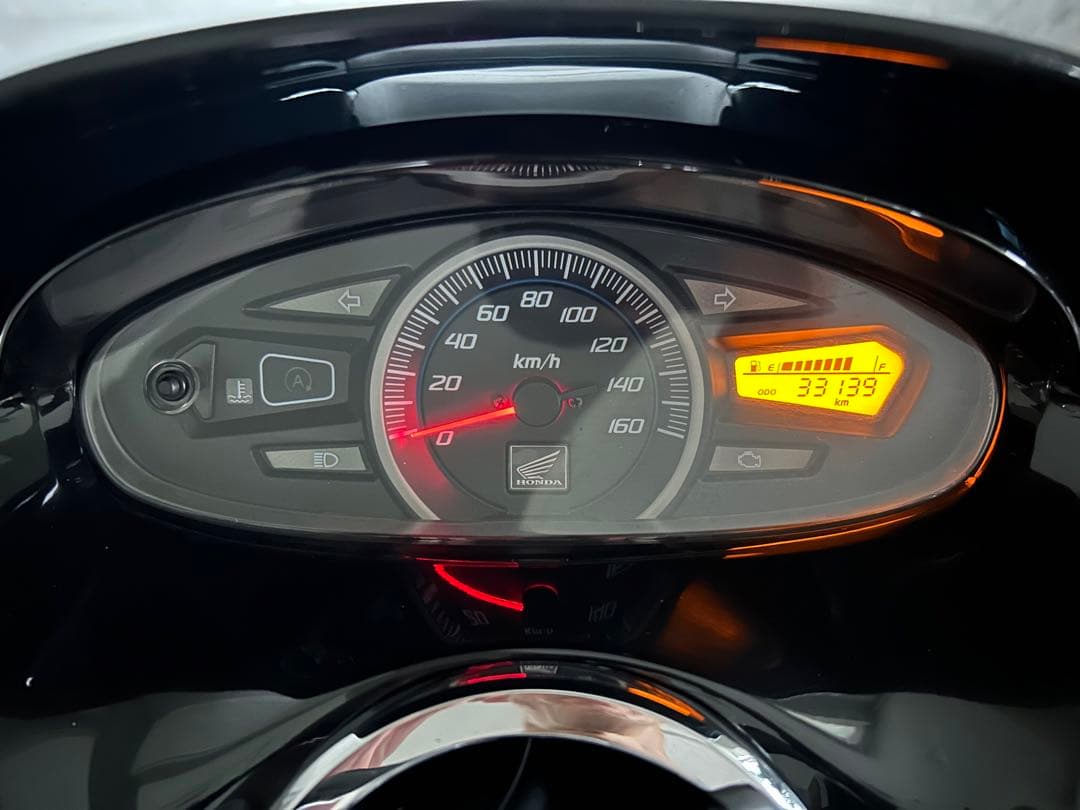 ホンダ PCX125 JF28（後期） スピードメーター ジャンク品 純正部品