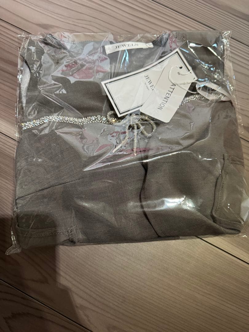 ✴︎JEWELS✴︎ 新品未使用　ビジューリボンセットアップ風タイトミニドレス