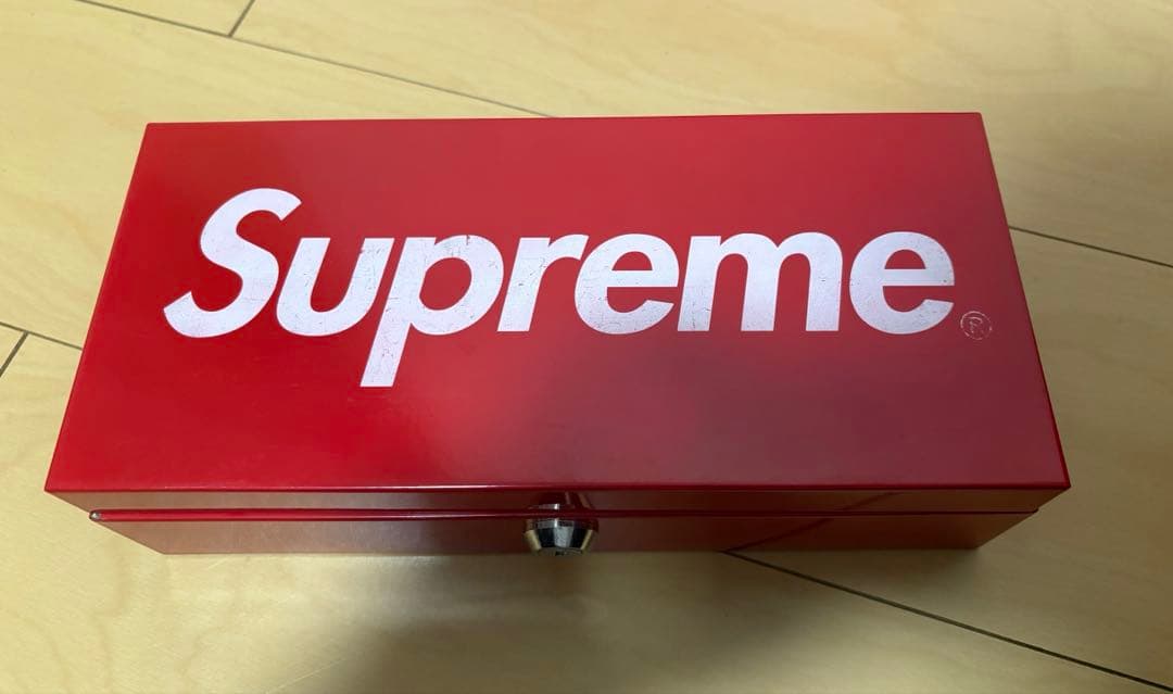 【超希少】2011AW Supreme メタルロックボックス
