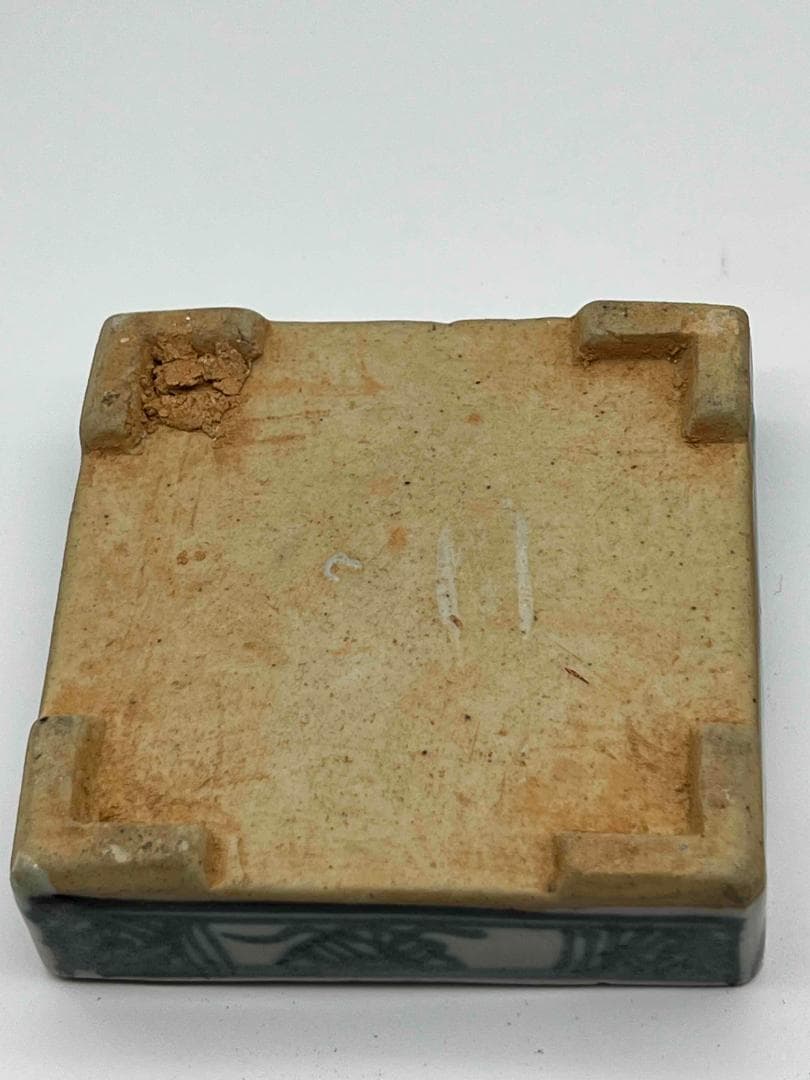 清乾隆時代 染付 青花祥瑞花卉文四方印泥盒 蓋盒 釘刻