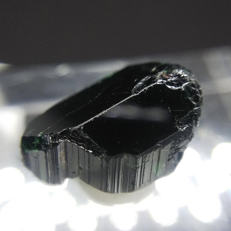 388 カラーチェンジ クロムトルマリン 結晶 原石 - メルカリ