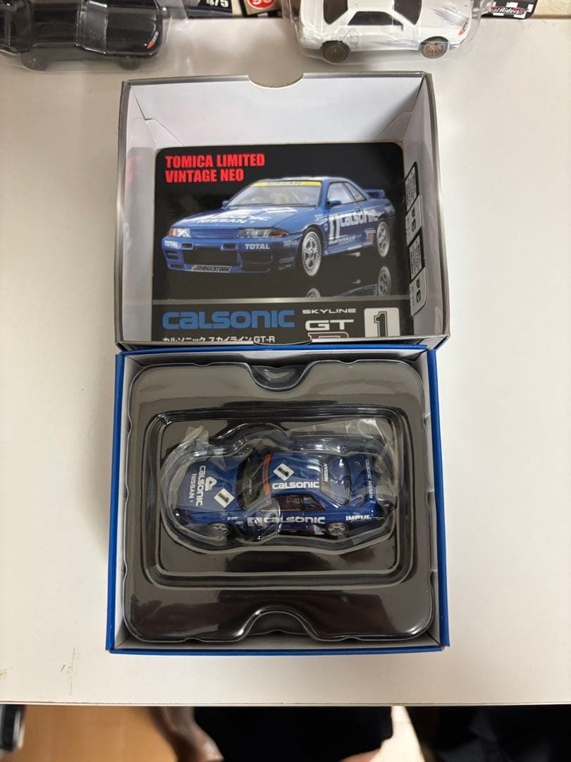 トミカリミテッド ヴィンテージネオ　カルソニックスカイライン GT-R