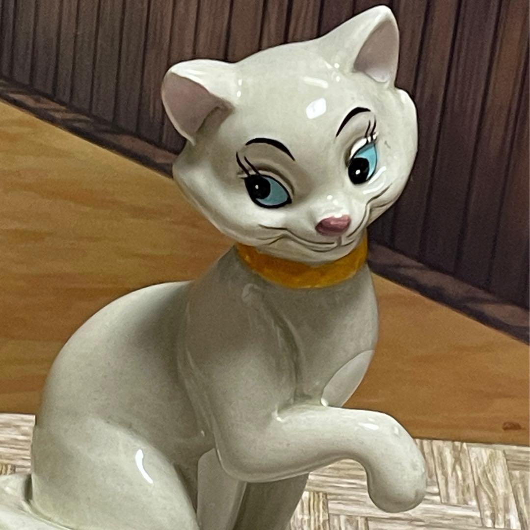 ディズニー おしゃれキャット ダッチェス 陶器製 フィギュア - メルカリ