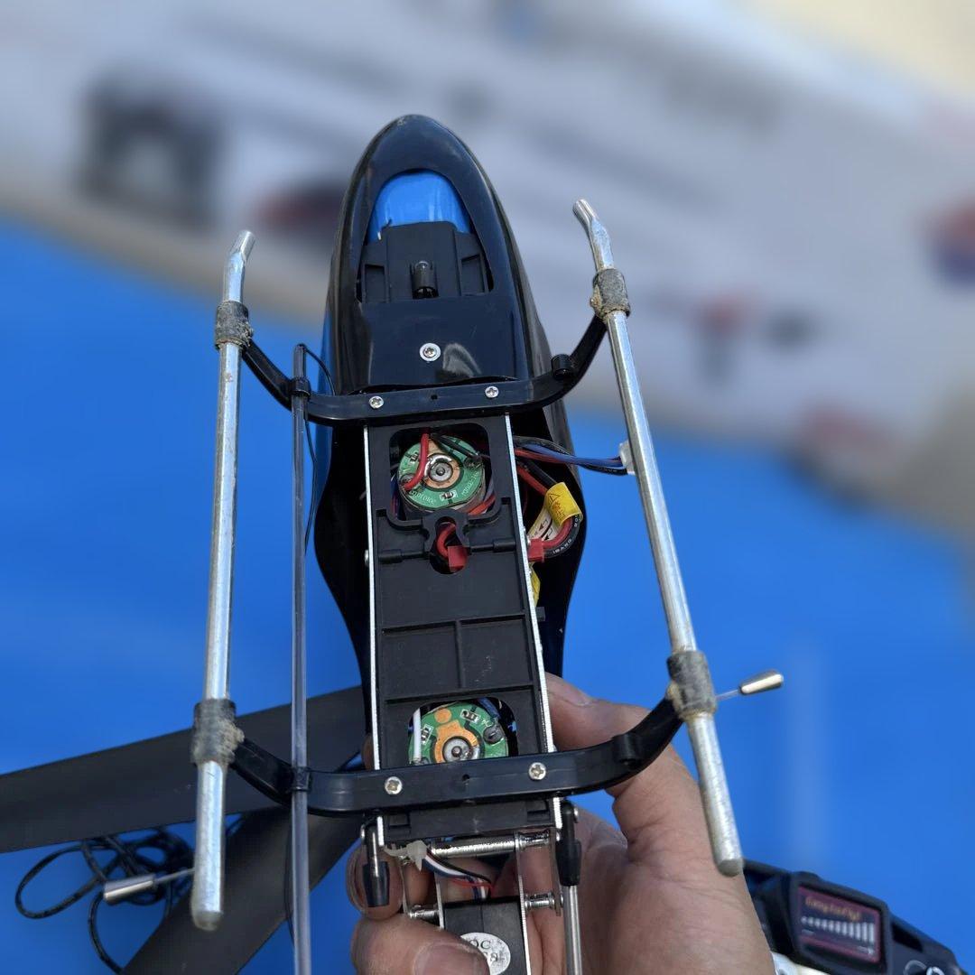 ラジコンヘリコプター