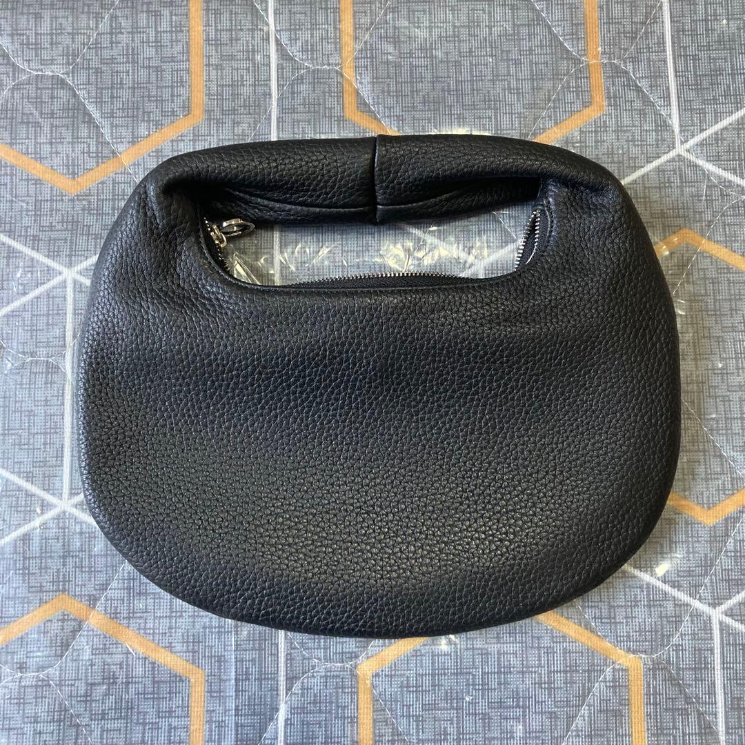 Aeta 黒いレザー ハンドバッグ