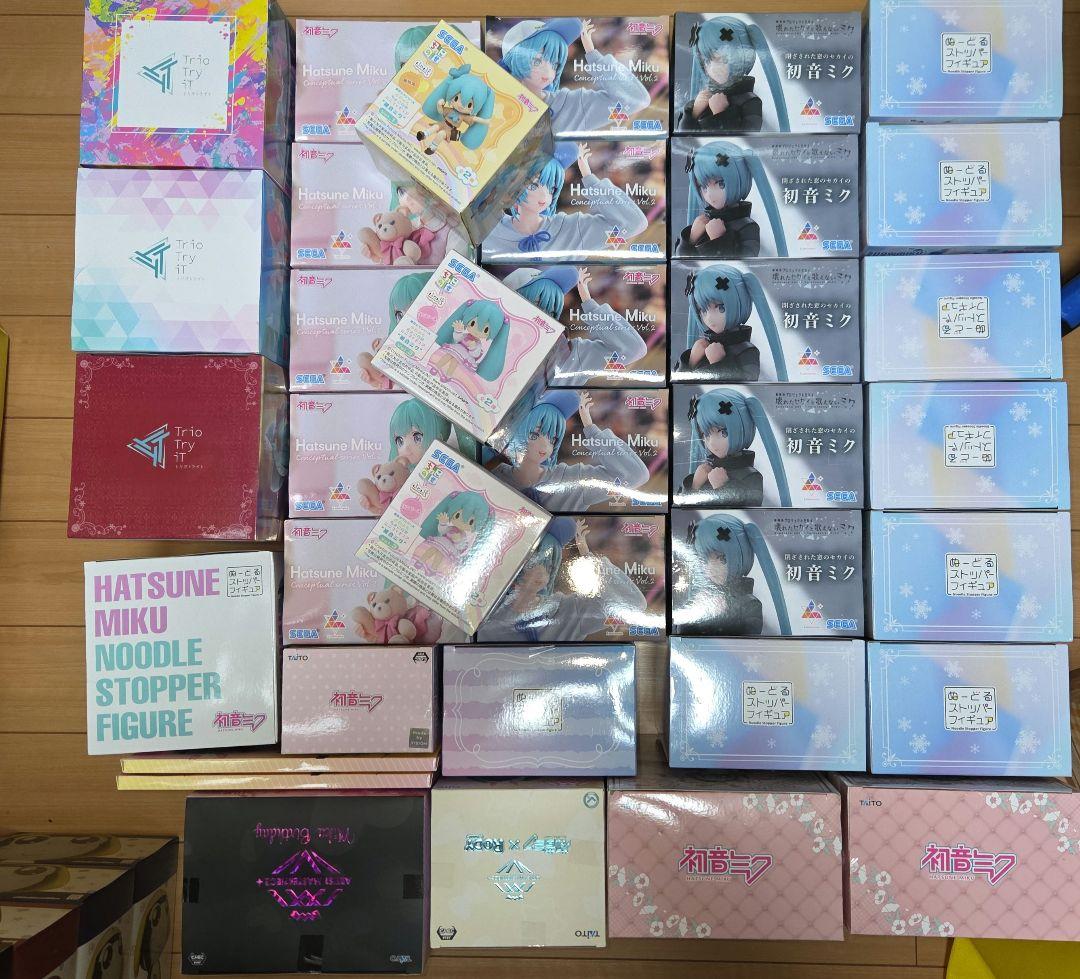 初音ミク フィギュア 37個セット販売 高品質フィギュアブランド spiritale より「初音ミク 39's Special Day