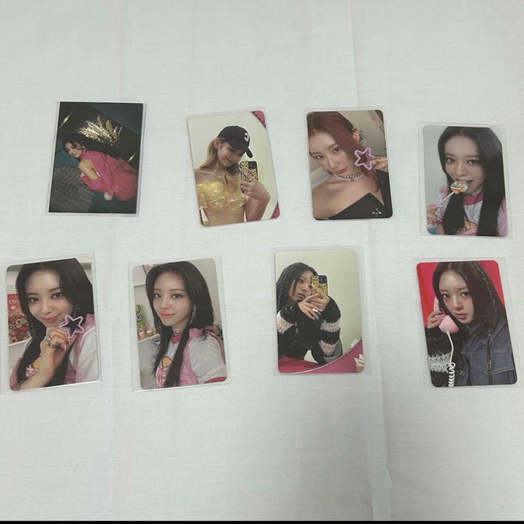 ITZY アルバム 21枚＋トレカ66枚＋付属品＋缶バッジ＋キーホルダー セット