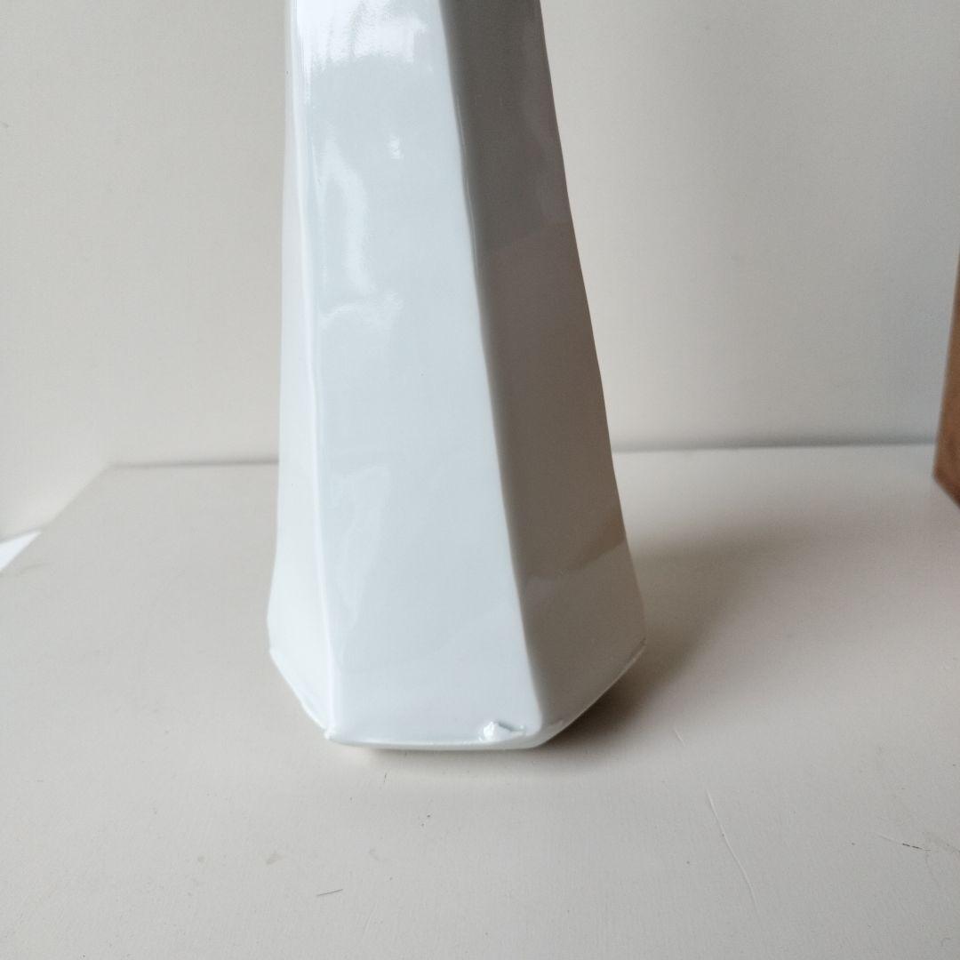 白磁面取花瓶 正月作 砥部焼