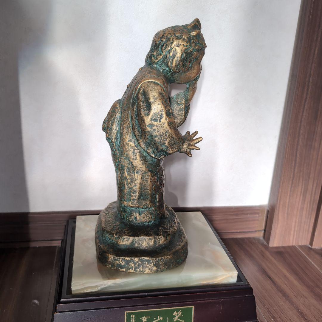 P. M. 2011年製陶器彫刻