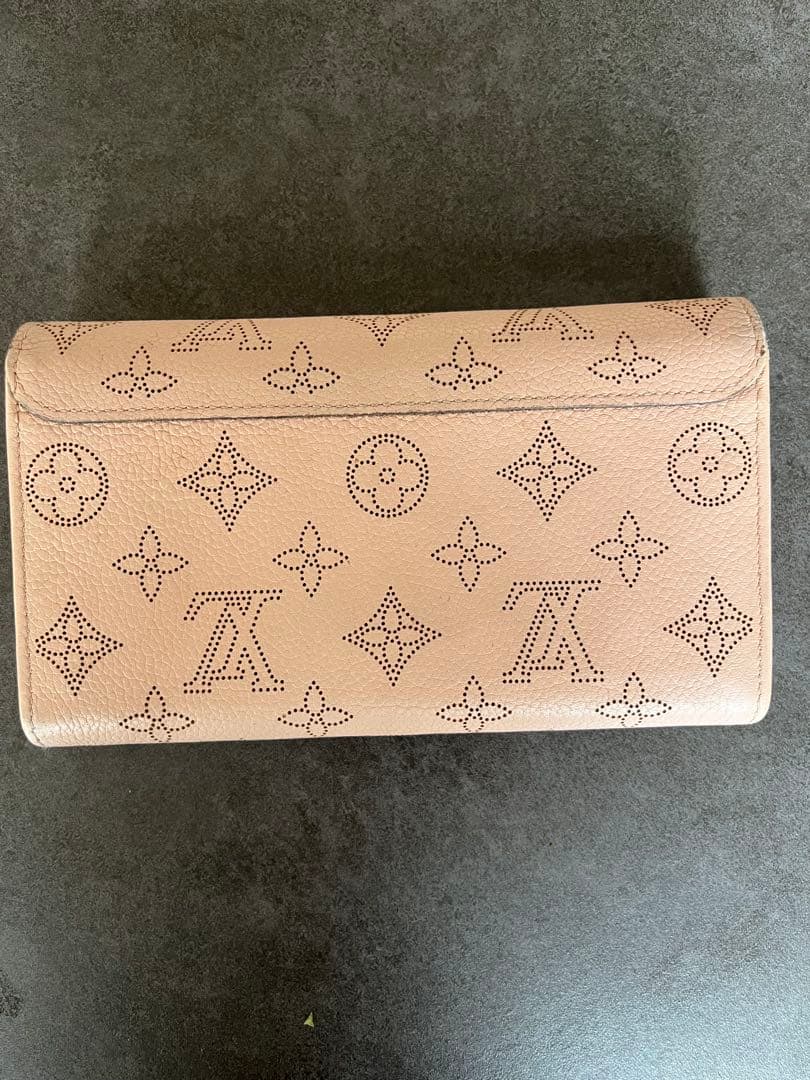 Louis Vuitton ポルトフォイユ マヒナ ピンクベージュ 二つ折り財布
