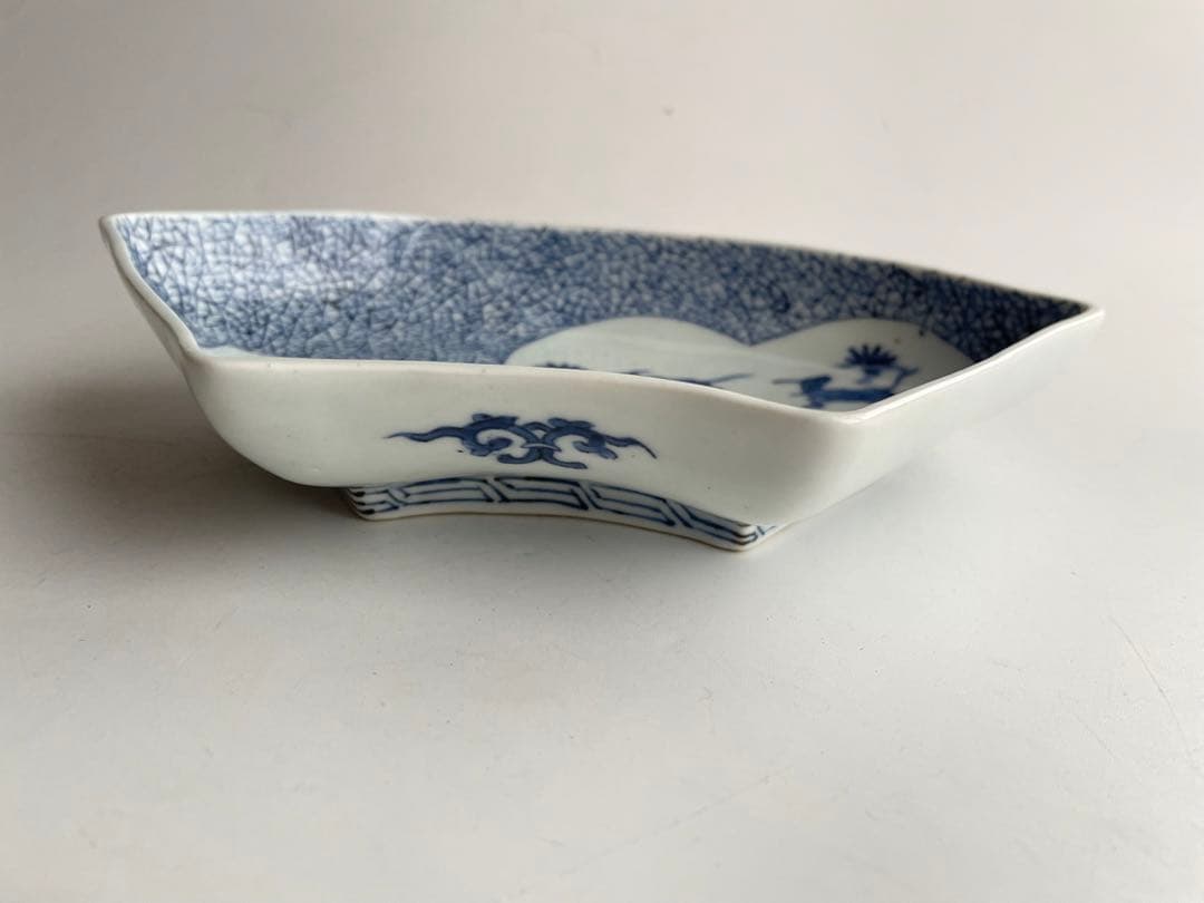 骨董 アンティーク 古伊万里 染付 窓絵 牛 山水 氷割 扇形 向付 変形