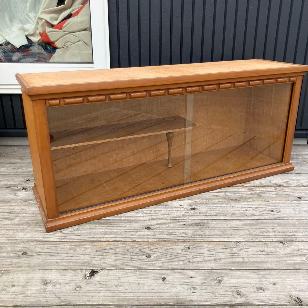 昭和レトロ ミッドセンチュリー 古家具 飾り棚 サイドボード ディスプレイラック 昭和レトロ ミッドセンチュリー 古家具 飾り棚 彫刻サイドボード