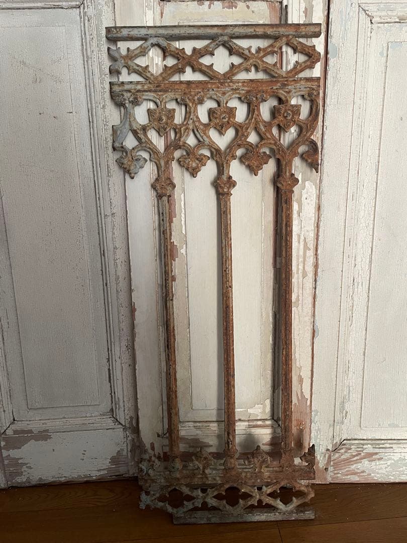 フランスアンティーク　ペンキの剥げた 美しい　アイアン　オブジェ フランスアンティーク ペンキの剥げた 美しい アイアン オブジェ