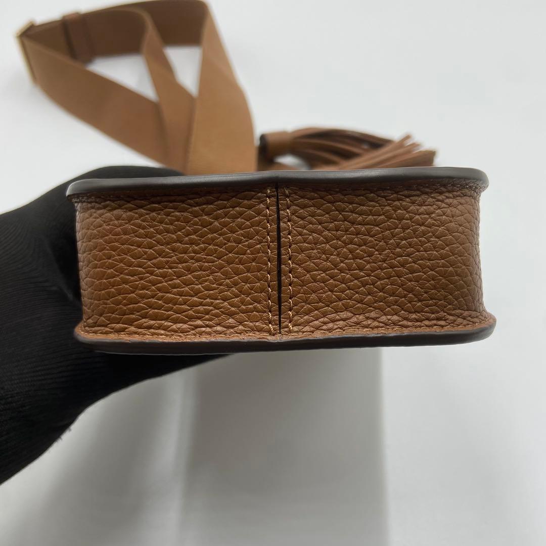 未使用級　トリーバーチ　テア　ショルダーバッグ　スマホ　タッセル　レザー　茶