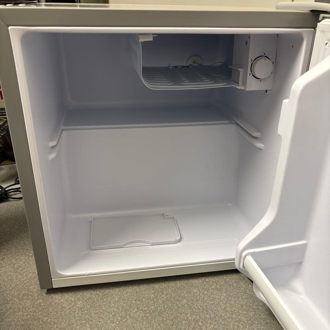 ☆中古格安！ミニ電気冷蔵庫 型番 MR-50B 2021年製 - WWW