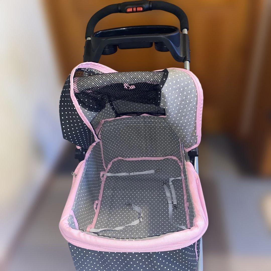 ペットカート 前輪が2輪なので、安定感もある3輪と4輪