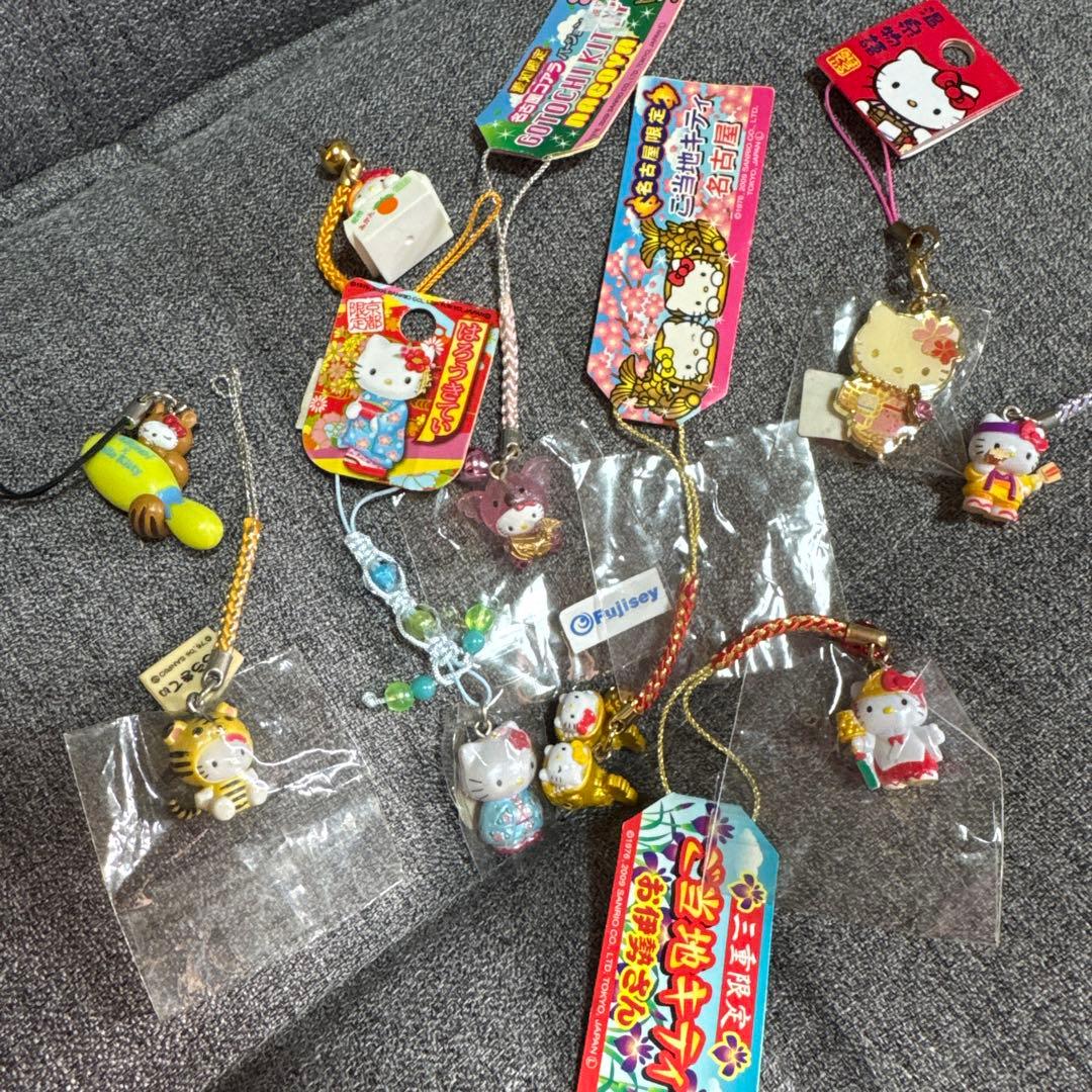 ♡ハローキティ♡ご当地　根付ストラップ/ボールペンなど38個　未開封多数