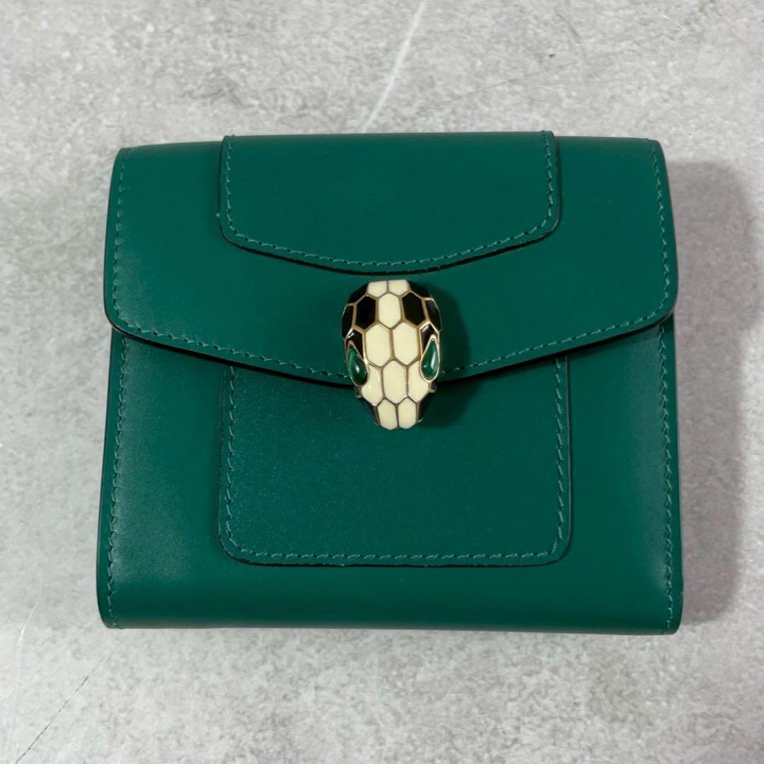 【未使用級】ブルガリ 三つ折り 財布 セルペンティ ロゴ レザー 本革 グリーン