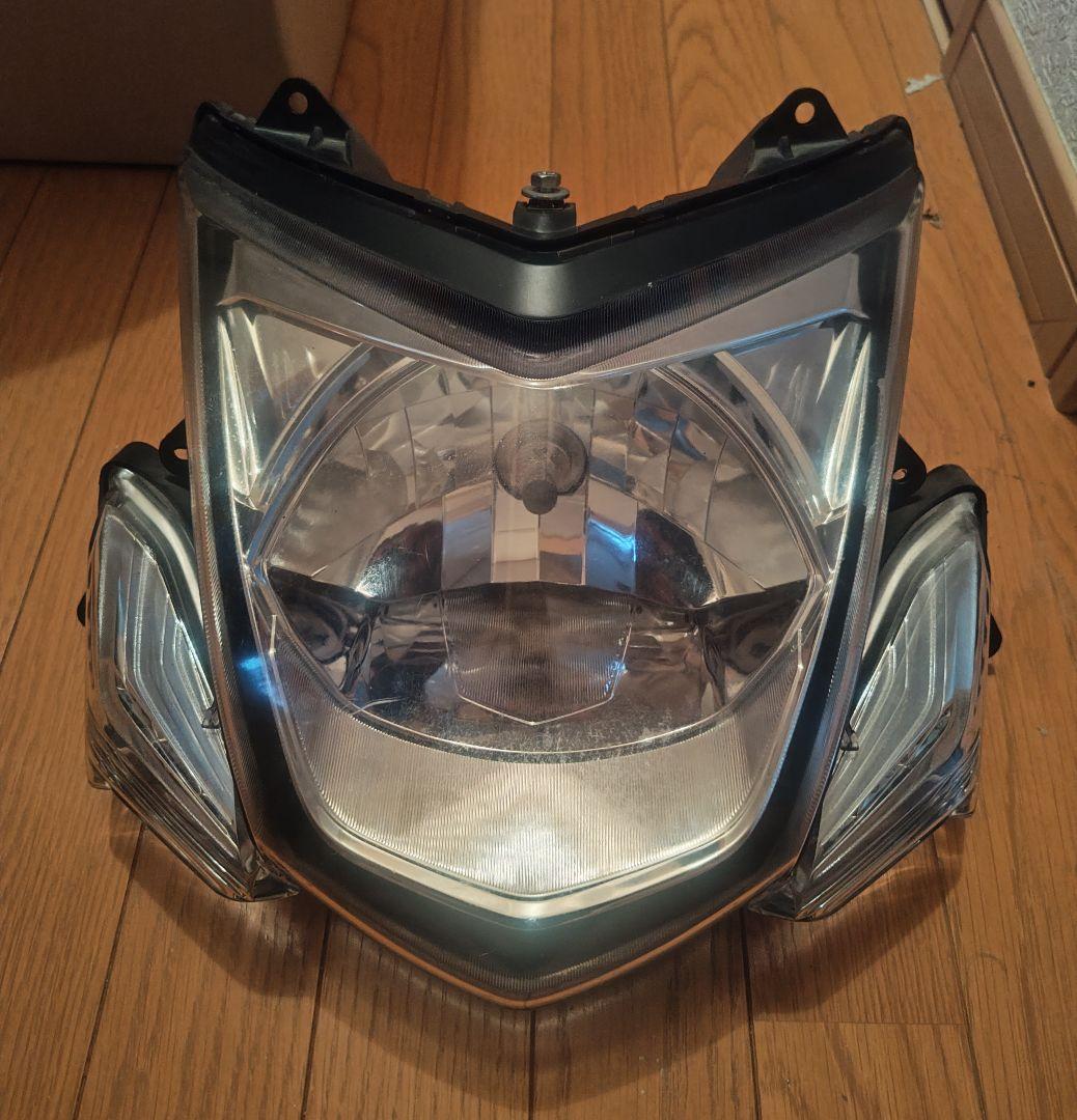 シグナス　　3型　　ライト　　ヘッドライト ヤマハ シグナスX(1YP) 3型用 社外品 ヘッドライト と デイライト